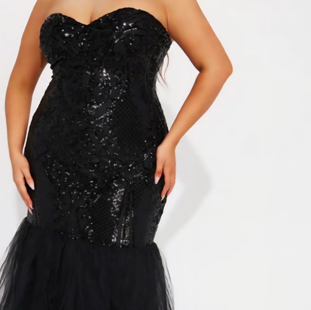 Fashion Nova Black Strapless Dress - Picture 4 of 6
